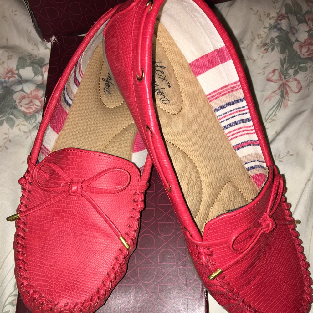 Dexflex confort Red Shoes.